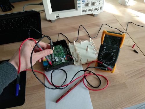 Determining the pins on the serial interface using a multimeter